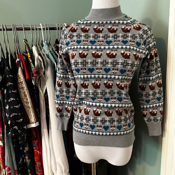 Unique Vintage Sweaters - Unique Vintage Grey Fox Sweater